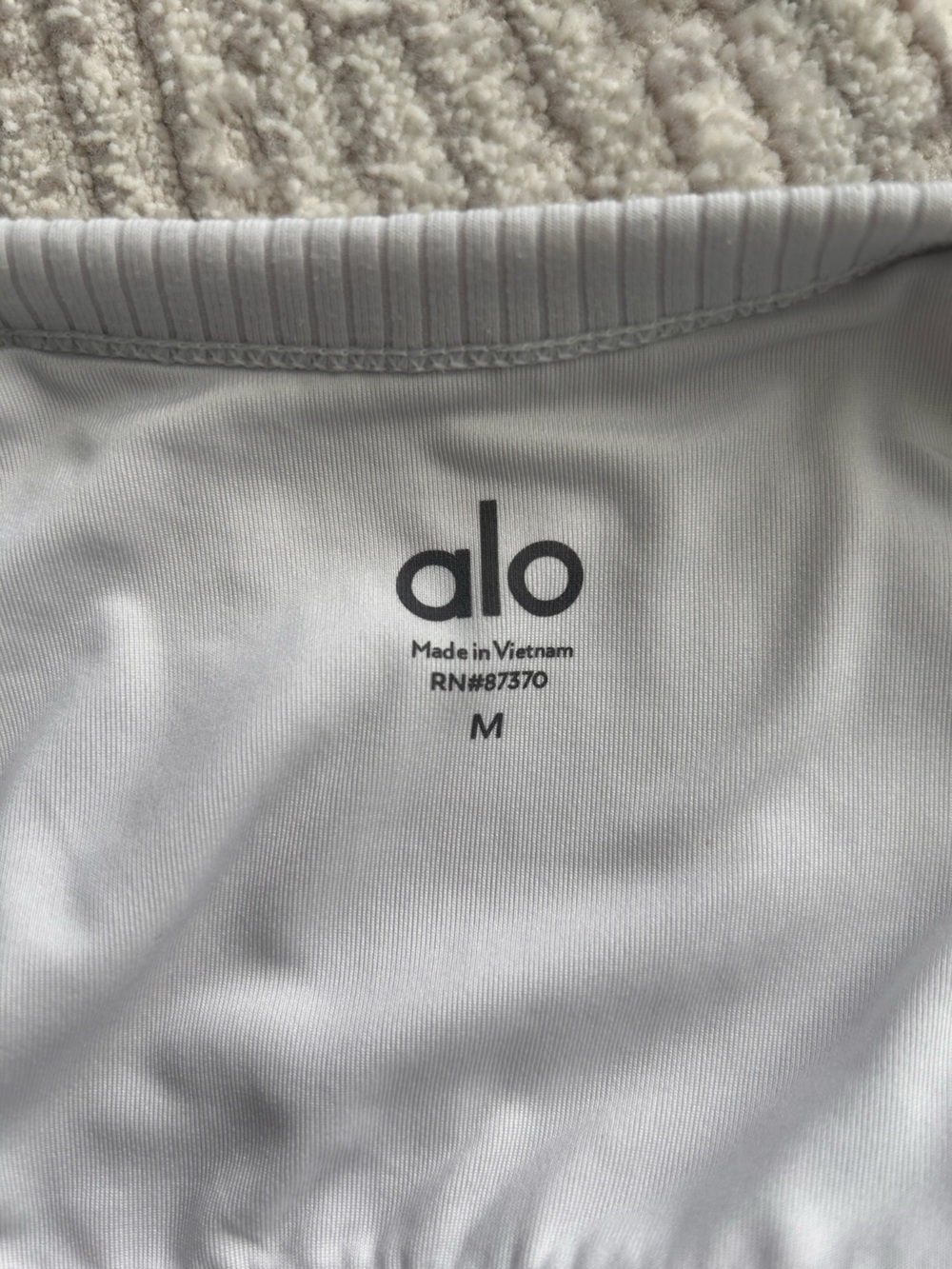 Alo Ribbed Sports Bra - Picture 3 of 3